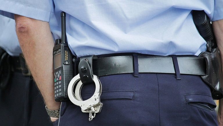 Svjedoci ga zadržali do dolaska policijeUhićen 82-godišnjak zbog seksualnih radnji pred djetetom mlađim od 15 godina