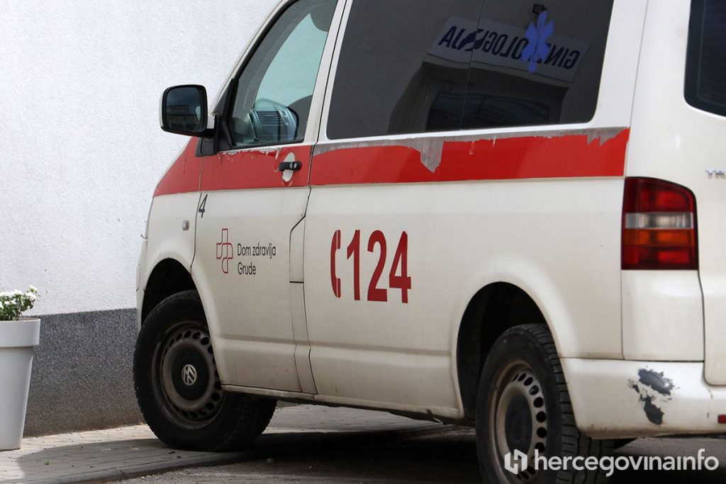 U sudaru u Grudama ozlijeđene četiri osobe, među njima troje maloljetnika