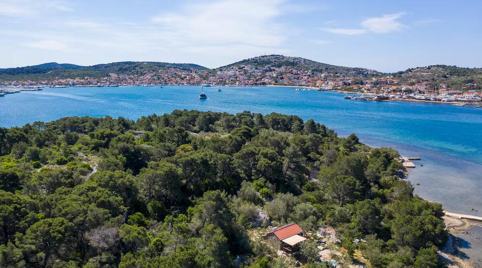 Robinzonsko ljetovanje na osamljenom otoku: šarmantna koliba nudi potpuni reset duha i tijela