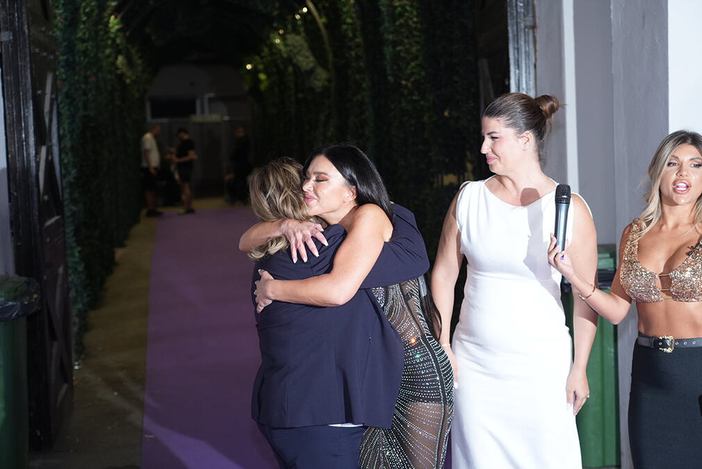 "ASMINA SMO BLOKIRALI,  NIJE DOŠAO DA NAS VIDI" Mustafa i Mevlida prekinuli komunikaciju sa sinom pa šokirali: Mnogo je lagao Staniju, Maja je velika greška