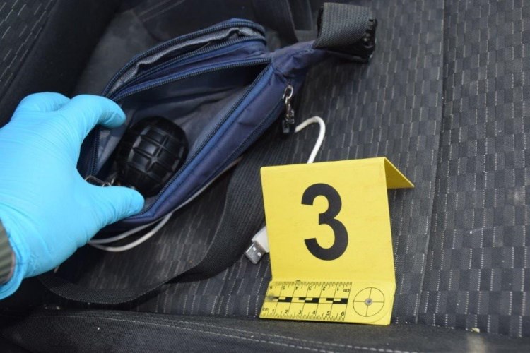 Policija zaplijenila kilogram speeda, kokain, oružje i eksploziv – dvojica Petrinjaca završila u pritvoru