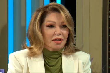 (VIDEO) “Nisu mi dali da ČUVAM KRAVE” Neda Ukraden obnovila staru porodičnu kuću, pa otkrila detalje iz mladosti