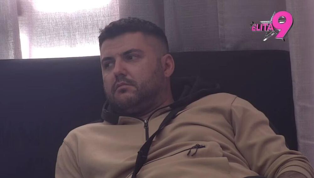 "Moja mama kada izađem imaće problem sa mnom" Asmin Durdžić javno zapretio Mevlidi! "Nisu normalni, bolesna žena"