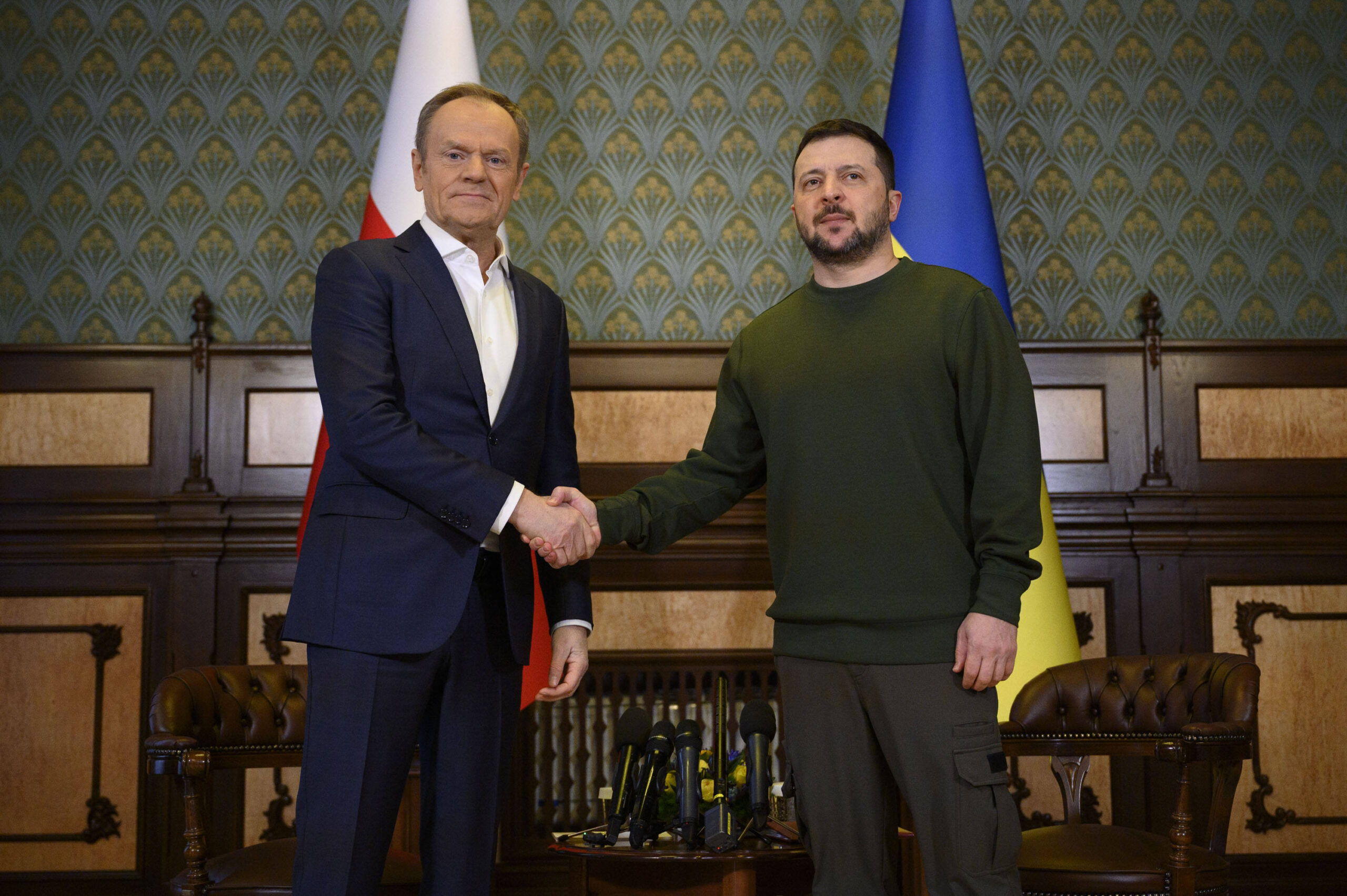 Što mu je ovo trebalo: Varšava bijesna! Traže oduzimanje odličja Zelenskom zbog nečeg što Poljaci ne praštaju