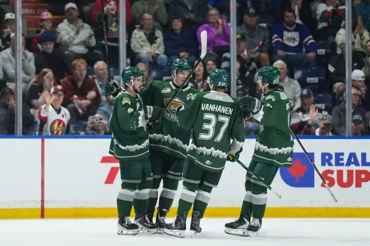 Memorial Cup: DuPont shines as Silvertips advance