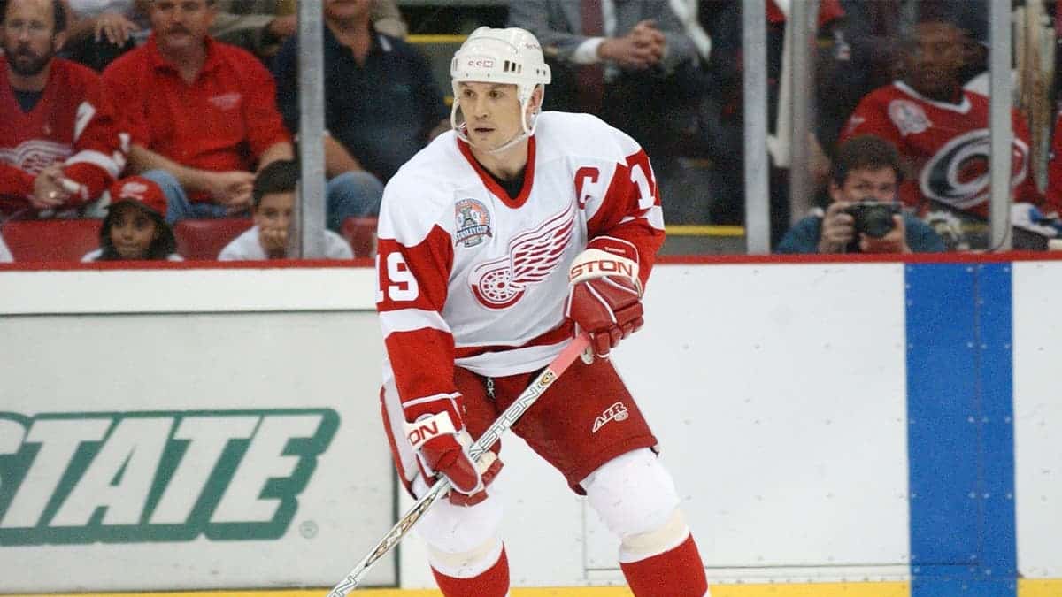Red Wings legend Steve Yzerman steps down as the team’s general manager amid a turbulent offseason