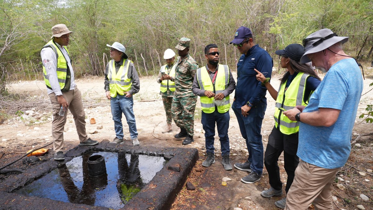 
                Geólogos estadounidenses visitan cuenca de Azua para iniciar investigación sobre potencial de hidrocarburos
            