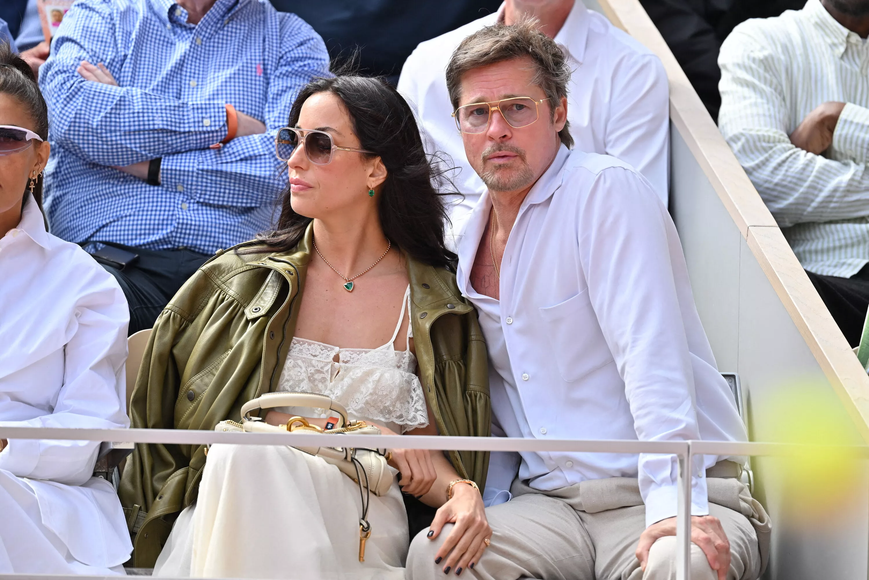 Roland-Garros : l’apparition remarquée de Brad Pitt et sa compagne Ines de Ramon pour la finale dames