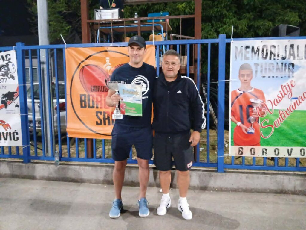 Prvo mesto na šestom Memorijalnom turniru “Vasilije Sentivanac” u Borovu osvojila ekipa “LD transporti”