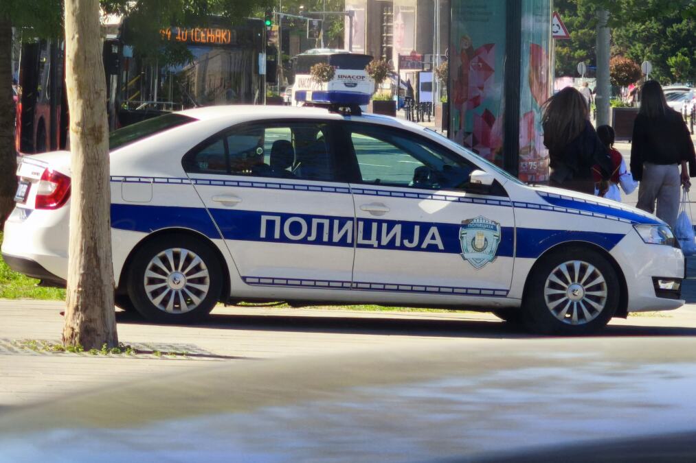 MALOLETNICI PRISLONIO NOŽ NA LICE, DRUGU ČUPAO, UDARAO, PA NAPASTVOVAO! Horor u Beogradu: Uhapšen nasilnik (26)!