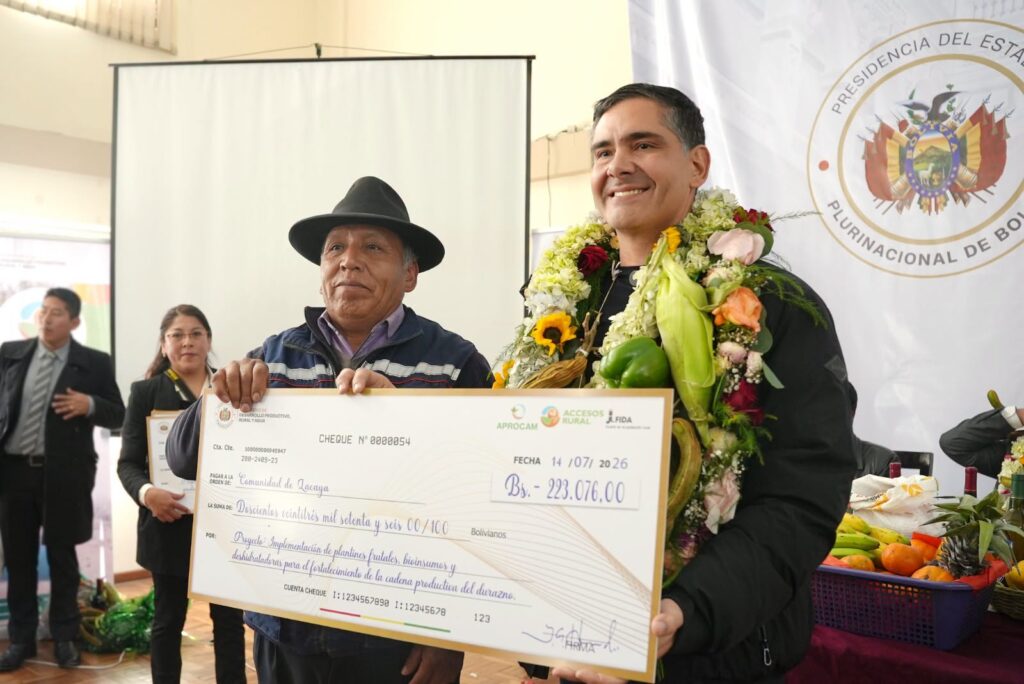 Gobierno entrega Bs 2,5 millones para proyectos agrícolas en cuatro municipios de La Paz