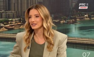 Jovana Joksimoviќ se vrati vo RTS po 16 godini: Otkako beše otpuštena, ne stapna vo studioto – dojde vo Javniot servis vo mini-avtomobil